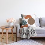 Renkli Zemin Tropik Yaprak Çizimli Dijital Baskılı Dekoratif Raşel Kadife Yastık Kırlent Kılıfı Realhomes