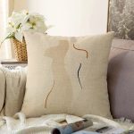 Krem Zeminli Kadın Silüet Çizimli Dijital Baskılı Modern Raşel Kadife Yastık Kırlent Kılıfı Realhomes