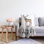 - Sonil-K10024-Gorsel-1 - Realhomes Geyik Çizimli Dijital Baskılı Dekoratif Raşel Kadife Yastık Kırlent Kılıfı Realhomes