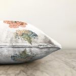 - Sonil-K10032-Gorsel-2 - Realhomes Beyaz Zemin Çiçek Motifli Dijital Baskılı Dekoratif Raşel Kadife Yastık Kırlent Kılıfı Realhomes