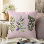 Pembe Zeminli Çiçek Tasarımlı Dijital Baskılı Modern Raşel Kadife Yastık Kırlent Kılıfı Realhomes