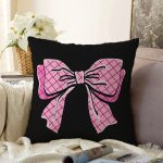Siyah Zemin Pembe Kurdele Tasarımlı Dijital Baskılı Dekoratif Raşel Kadife Yastık Kırlent Kılıfı Realhomes