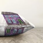 - Sonil-K10116-Gorsel-2 - Realhomes Minyatür Mor Ev Çizimli Dijital Baskılı Modern Şönil Yastık Kırlent Kılıfı Realhomes