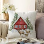 - Sonil-K10122-Gorsel - Realhomes  Kış Temalı Geyik ve Bağ Evi Motifli Dijital Baskılı Modern Raşel Kadife Yastık Kırlent Kılıfı Realhomes