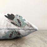 - Sonil-K10128-Gorsel-2 - Realhomes Sanatsal Yaprak Çizimli Dijital Baskılı Modern Raşel Kadife Yastık Kırlent Kılıfı Realhomes