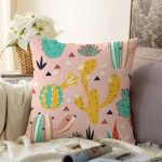 Realhomes Pembe Zeminli Kaktüs Tasarımlı Dijital Baskılı Modern Raşel Kadife Yastık Kırlent Kılıfı Realhomes