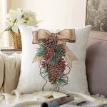 Kurdeleli Kozalak Motifli Dijital Baskılı Dekoratif Raşel Kadife Yastık Kırlent Kılıfı Realhomes