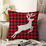 Ekose Zemin Geyik Tasarımlı Dijital Baskılı Dekoratif Raşel Kadife Yastık Kırlent Kılıfı Realhomes