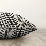 Siyah Beyaz İskandinav Desen Tasarımlı Dijital Baskılı Dekoratif Raşel Kadife Yastık Kırlent Kılıfı Realhomes