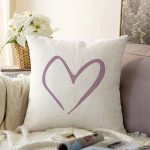 Krem Zemin Kalp Tasarımlı Dijital Baskılı Modern Şönil Yastık Kırlent Kılıfı Realhomes
