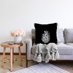 - Sonil-K10244-Gorsel-1 - Realhomes  Siyah Beyaz Kozalak Motifli Dijital Baskılı Dekoratif Raşel Kadife Yastık Kırlent Kılıfı Realhomes