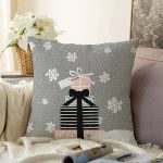 - Sonil-K10248-Gorsel - Realhomes  Gri Kar Taneli Zemin Hediye Paketleri Desenli Dijital Baskılı Dekoratif Raşel Kadife Yastık Kırlent Kılıfı Realhomes