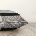 Soyut İlkel Desen Tasarımlı Dijital Baskılı Dekoratif Raşel Kadife Yastık Kırlent Kılıfı Realhomes