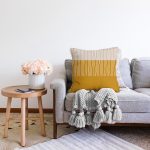 - Sonil-K10262-Gorsel-1 - Realhomes Çizgili Retro Tasarımlı Dijital Baskılı Dekoratif Raşel Kadife Yastık Kırlent Kılıfı Realhomes