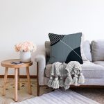 - Sonil-K10273-Gorsel-1 - Realhomes  Soyut Tarzda Onedraw Çizimli Dijital Baskılı Modern Şönil Yastık Kırlent Kılıfı Realhomes