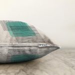 - Sonil-K10281-Gorsel-2 - Realhomes Soyut Tarzda Onedraw Çizimli Dijital Baskılı Modern Şönil Yastık Kırlent Kılıfı Realhomes