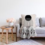 - Sonil-K10303-Gorsel-1 - Realhomes Soyut Tarzda Onedraw Çizimli Dijital Baskılı Modern Raşel Kadife Yastık Kırlent Kılıfı Realhomes