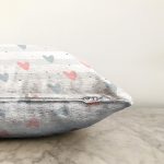 Realhomes Mint Yeşili Çizgiler Üzerine Kalp Motifli Özel Tasarım Dijital Baskılı Modern Şönil Yastık Kırlent Kılıfı Realhomes