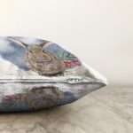 - Sonil-K10340-Gorsel-2 - Realhomes Tavşan Çizimli Özel Tasarım Dijital Baskılı Dekoratif Raşel Kadife Yastık Kırlent Kılıfı Realhomes