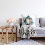- Sonil-K10343-Gorsel-1 - Realhomes  Suluboya Çizimli Şamdan Motifli Dijital Baskılı Modern Raşel Kadife Yastık Kırlent Kılıfı Realhomes
