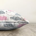Realhomes Açık Pembe Bulut Motifli Özel Tasarım Dijital Baskılı Modern Raşel Kadife Yastık Kırlent Kılıfı Realhomes