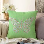 - Sonil-K10383-Gorsel - Realhomes  Yeşil Zemin Papatyadan Kelebek Tasarımlı Dijital Baskılı Modern Raşel Kadife Yastık Kırlent Kılıfı Realhomes