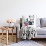 - Sonil-K10392-Gorsel-1 - Realhomes Retro Antika Fotoğraf Makinası Tasarımlı Dijital Baskılı Dekoratif Raşel Kadife Yastık Kırlent Kılıfı Realhomes