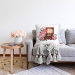 - Sonil-K10395-Gorsel-1 - Realhomes  Gül Detaylı Müzik Kutusu Özel Tasarım Dijital Baskılı Modern Raşel Kadife Yastık Kırlent Kılıfı Realhomes