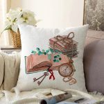 - Sonil-K10397-Gorsel - Realhomes Özel Tasarım Kitap Temalı Dijital Baskılı Modern Raşel Kadife Yastık Kırlent Kılıfı Realhomes