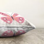 Pembe Kelebek Tasarımlı Dijital Baskılı Modern Raşel Kadife Yastık Kırlent Kılıfı Realhomes