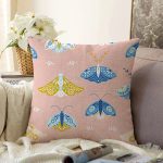 Pembe Zemin Renkli Kelebekler Özel Tasarım Dijital Baskılı Modern Raşel Kadife Yastık Kırlent Kılıfı Realhomes