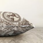 - Sonil-K10420-Gorsel-2 - Realhomes  Karakalem Çiçek & Portre Desenli Dijital Baskılı Dekoratif Raşel Kadife Yastık Kırlent Kılıfı Realhomes