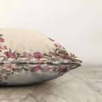 - Sonil-K10427-Gorsel-2 - Realhomes  Renkli Çiçek Çerçeveli Dijital Baskılı Modern Raşel Kadife Yastık Kırlent Kılıfı Realhomes