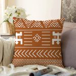 - Sonil-K10443-Gorsel - Realhomes  Kahve Zemin Etnik Figürlü Bohem Desenli Dijital Baskılı Modern Raşel Kadife Yastık Kırlent Kılıfı Realhomes