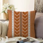 - Sonil-K10447-Gorsel - Realhomes Kahve & Beyaz Zemin Etnik Figürlü Bohem Desenli Dijital Baskılı Modern Raşel Kadife Yastık Kırlent Kılıfı Realhomes