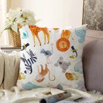 - Sonil-K1045-Gorsel - Realhomes  Realhomes Sevimli Hayvanlar Çizimli Özel Tasarım Dijital Baskılı Modern Raşel Kadife Yastık Kırlent Kılıfı Realhomes