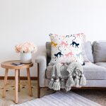 - Sonil-K1101-Gorsel-1 - Realhomes Realhomes Renkli Maymun Tasarımlı Dijital Baskılı Modern Raşel Kadife Yastık Kırlent Kılıfı Realhomes