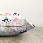 - Sonil-K1101-Gorsel-2 - Realhomes Realhomes Renkli Maymun Tasarımlı Dijital Baskılı Modern Raşel Kadife Yastık Kırlent Kılıfı Realhomes