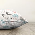 Beyaz Zeminde Bulut Ve Ay Desenli Dijital Baskılı Özel Tasarım Modern Raşel Kadife Yastık Kırlent Kılıfı Realhomes