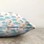 - Print - Realhomes  Beyaz Zeminli Bulut Ve Ay Desenli Dijital Baskılı Özel Tasarım Modern Raşel Kadife Yastık Kırlent Kılıfı Realhomes