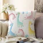 - Печать - Realhomes  Renkli Zürafa Motifli Dijital Baskılı Özel Tasarım Modern Raşel Kadife Yastık Kırlent Kılıfı Realhomes