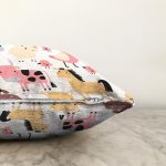 - Farm animals background in children style - Realhomes  Sevimli Çiftlik Hayvanları Temalı Dijital Baskılı Özel Tasarım Modern Raşel Kadife Yastık Kırlent Kılıfı Realhomes