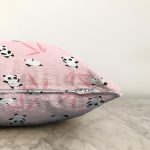 - Sonil-K1218-Gorsel-2 - Realhomes Pembe Zeminde Sevimli Panda Tasarımlı Dijital Baskılı Özel Tasarım Modern Şönil Yastık Kırlent Kılıfı Realhomes