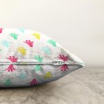 Renkli Zürafa Motifli Dijital Baskılı Özel Tasarım Modern Raşel Kadife Yastık Kırlent Kılıfı Realhomes