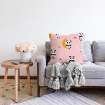 - Mobile - Realhomes  Pembe Zeminde Sevimli Panda Desenli Dijital Baskılı Özel Tasarım Modern Raşel Kadife Yastık Kırlent Kılıfı Realhomes