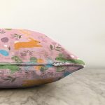 - Cute easter seamless pattern with flat handdrawn rabbits, colorful eggs, flowers and leafs. Spring mood. Easter bunny. Great for fabric, textile, wrapping paper, scrapbooking. Vector Illustration - Realhomes Sevimli Rengarenk Tavşanlar Desenli Dijital Baskılı Özel Tasarım Modern Raşel Kadife Yastık Kırlent Kılıfı Realhomes