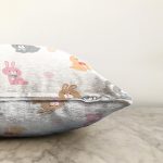 - 00Tempo - Realhomes  Renkli Tavşanlar Temalı Dijital Baskılı Özel Tasarım Modern Raşel Kadife Yastık Kırlent Kılıfı Realhomes