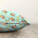 - Seamless pattern with monkey and yellow banana - Realhomes  Mavi Zeminde Maymun Ve Muz Motifli Dijital Baskılı Özel Tasarım Modern Raşel Kadife Yastık Kırlent Kılıfı Realhomes