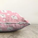 - Cute pink pattern with lambs. - Realhomes  Pembe Zeminde Koyun Motifli Dijital Baskılı Özel Tasarım Modern Raşel Kadife Yastık Kırlent Kılıfı Realhomes