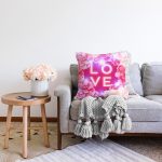 Love Yazılı Gül Desenli Dijital Baskılı Dekoratif Modern Raşel Kadife Yastık Kırlent Kılıfı Realhomes
